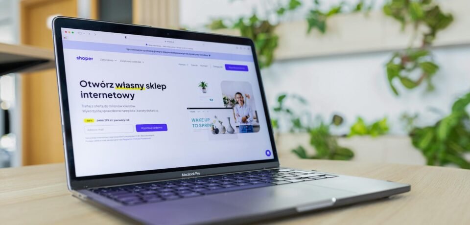 shoper website opened on the computer