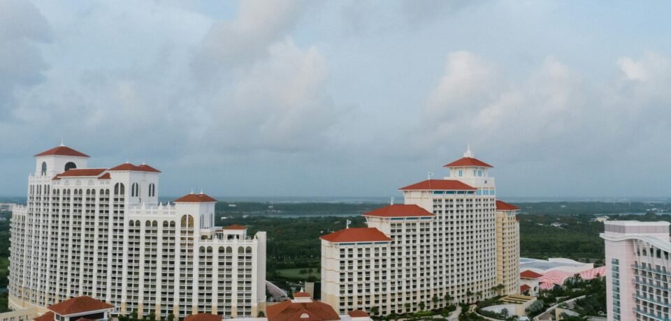 luxurious hotel and resort in the bahamas